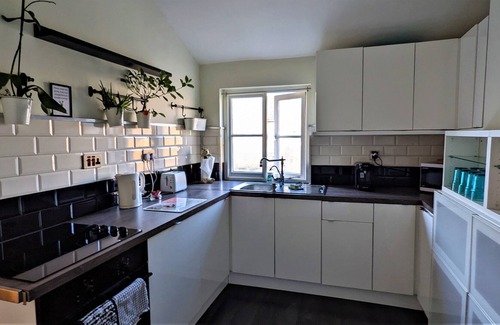 Swindon Apartment | 1840's Converted Railway Cottage