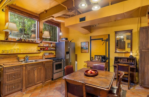 Ardenwald Apartment | 1890s Church Retreat w/Gardens + HGTV Feature