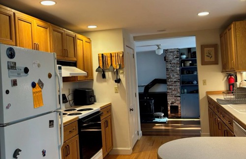 Rowe House | 18th Century Refurbished Yankee 3 Bedroom Farmhouse in the Berkshires