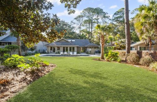 Heritage Woods House | 19 Gunnery Lane 2 Kings 1 Queen 2 Doubles Pet Friendly Private Heated Pool w Beach GearBike Rentals