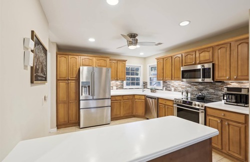 Shipyard Plantation Condo | 193 Evian @ Shipyard | Pet-Friendly | Golf, Pool & Tennis | Walk to Beach