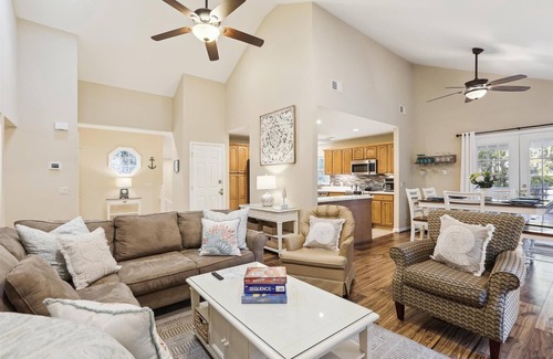 Shipyard Plantation Condo | 193 Evian @ Shipyard | Pet-Friendly | Golf, Pool & Tennis | Walk to Beach