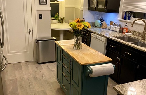 Racine House | 1930's Cottage Close to lake Michigan