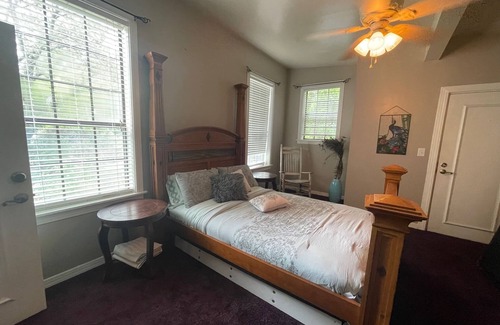 Muskogee Bed & Breakfast | 1935 Muskogee English Tudor Home - 1st Floor Peacock Room - Handicap Accessible