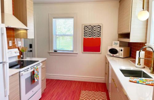 Cedar Rapids House | 1960s Gem-Close to Downtown And In a Quiet Area
