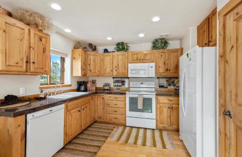 Elk Meadows House | 1999 Aspen Drive