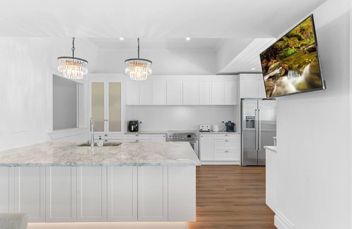Mangawhai Heads House | 19th Par 2 - character villa with golfing green - newly renovated!