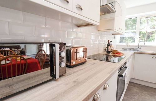 Ruswarp Cottage | 1A POLICE HOUSE, pet friendly, character holiday cottage in Whitby