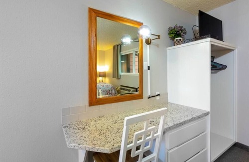Bend Condo | 1Bd/2Bath, Downtown Bend, Views of Deschutes River