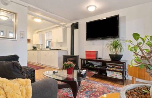 Upper Lonsdale House | 1BD Gem with Unparalleled Charm