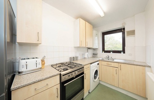 Wanstead Apartment | 1BedLondonApt-FreeParking-FastWiFi-SofaBed