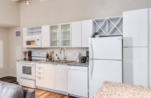 Central Business District Apartment | 1Bedroom in CBD w/Pool & Gym Near Over-the-Rhine