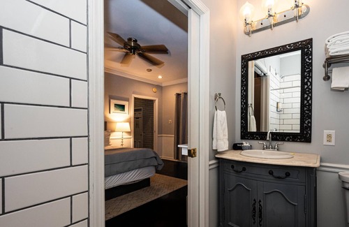 Nashville Hotel | 1BR, 1BA Luxury Hot tub Suite