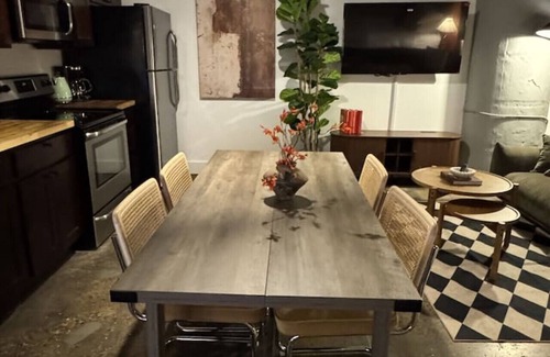 Brewerytown Apartment | 1BR, Central, Gym, Game Room, Rooftop | Velvet Apt