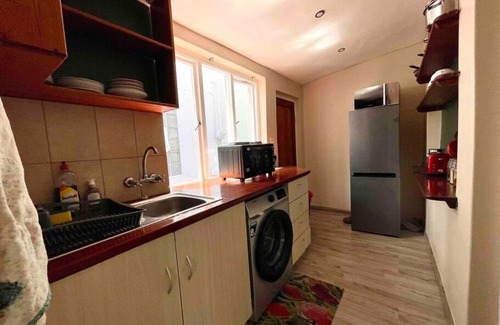 Cape Town City Centre Apartment | 1BR Cottage Pvt Entry, Load Shed Ready, Book Now!