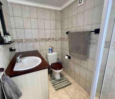 Cape Town City Centre Apartment | 1BR Cottage Pvt Entry, Load Shed Ready, Book Now!