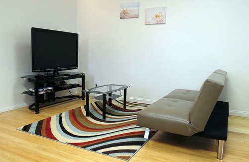 El Segundo House | 1BR Guest House in Safe & Quiet So. Bay Community near city, beach and LAX
