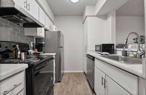 Mesa Apartment | 1BR - Gym - Pool - Great For Mid/Long Stays