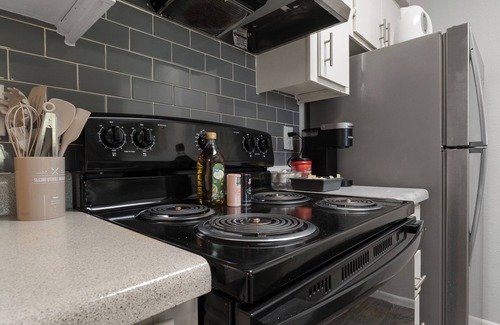 Mesa Apartment | 1BR - Gym - Pool - Great For Mid/Long Stays