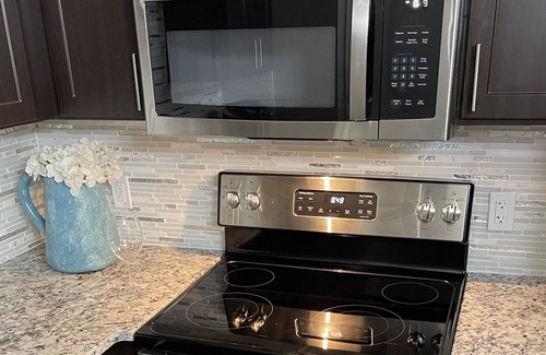 Commonwealth Apartment | 1br homelike luxury downtown