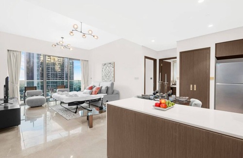 Downtown Dubai Apartment | 1BR in Downtown Dubai | Walk to Mall, Metro, and Fountains