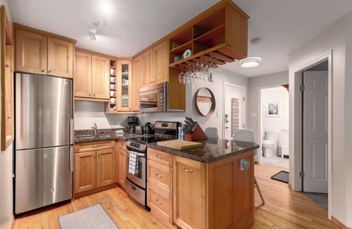 Whistler Creekside Condo | 1BR | Powderview - Creekside | Bright and Cozy | Private Bike/Ski Storage | Free Parking