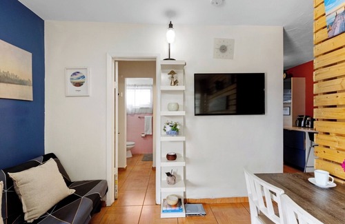 Downtown Hollywood Apartment | 1BR Studio Parking, Pet Friendly and BBQ Area