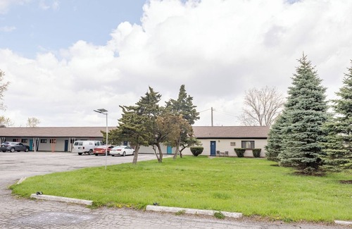 Riverview Apartment | 1BR w/Smart TV AC Self Check-in MI