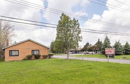 Riverview Apartment | 1BR w/Smart TV AC Self Check-in MI