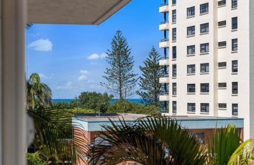 Mooloolaba Apartment | 1BR with Private Balcony at Beach Club Resort
