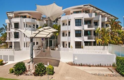 Mooloolaba Apartment | 1BR with Private Balcony at Beach Club Resort