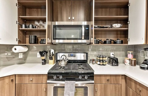 Fairpark Apartment | 1min Delta+Salt Palace |King Bed |Gym |Parking