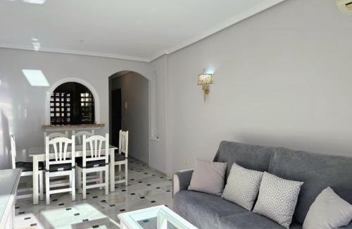 Sitio de Calahonda Apartment | 1º línea de playa con piscina, ocio & parking