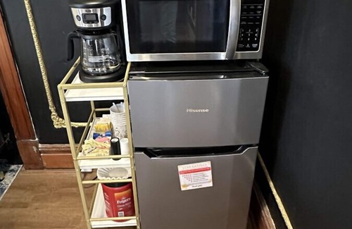 St. Charles Historic District House | 1st Capitol Mansion Boutique Hotel ADA Suite 202