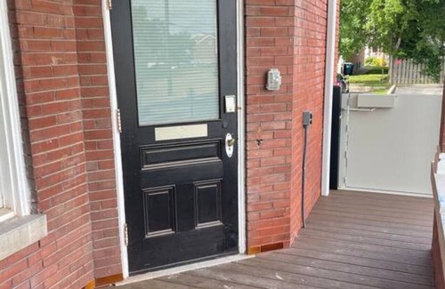 St. Charles Historic District House | 1st Capitol Mansion Boutique Hotel ADA Suite 202