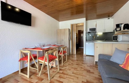 Briancon Apartment | 1st floor, view panoramic, balcony, parking, tv, ski locker, 26m², Serre Chevalier