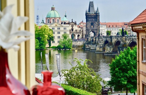 Prague 1 Apartment | 1st floor-VIEWS Ch-Bridge an Castle-Featured in Telegraph NP