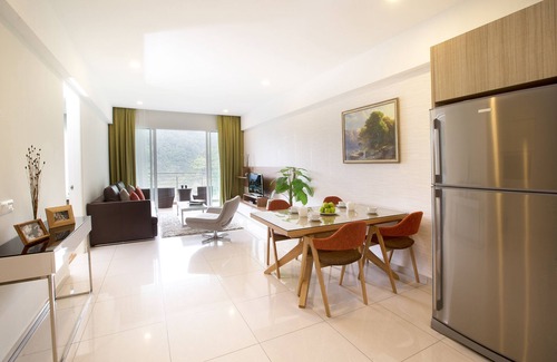 Hulu Kinta Apartment | 2 + 1 Bedroom Lakeview Superior Suite #1