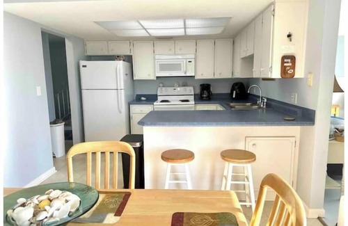 New Smyrna Beach House | 2/2.5 townhome directly on the no-drive beach in New Smyrna