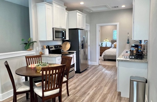 College Park Apartment | 2/2 BR - @Kyle Field 7 minute walk w/Parking