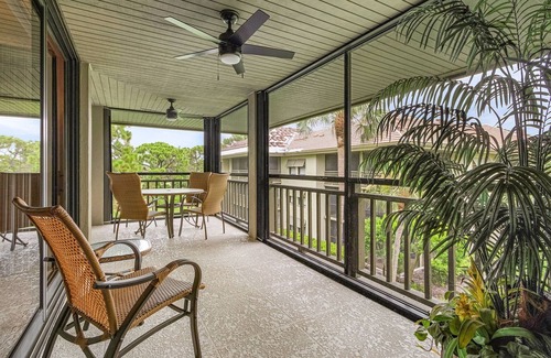 Bonita Bay Condo | 2/2 Corner Unit Condo in Bonita Bay! Large Lanai Space!