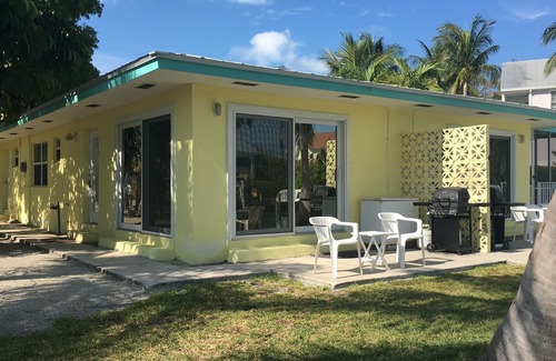 Marathon House | 2/2 Duplex, Pool, Tiki Hut, Duck Key, Clean Clear Canal