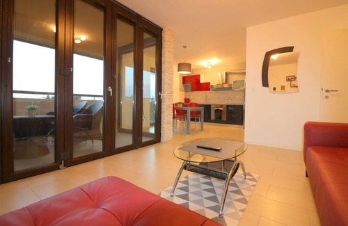 City Center Apartment | 2-3 persons, Porec center, close to the beach, wifi, air conditioning