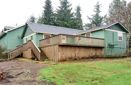 Salem House | 2.9 acres with peekaboo mt view and wine Vinyard views