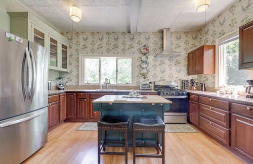 Brownville Cottage | 2-acre Property: Victorian Home in Brownville!