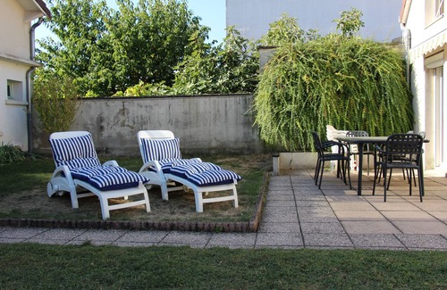 Bourroches Apartment | 2* air-conditioned furnished apartment in a quiet area