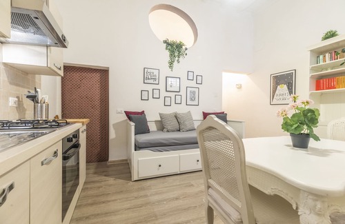 Rione VI Parione Apartment | 2 Apartments in Campo de Fiori with SPA and Jacuzzi