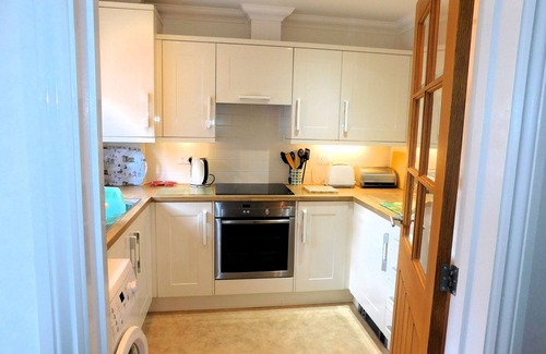 Sheringham House | 2 Augusta Court - light, bright and furnished in a fresh, modern style in a quiet residential area.
