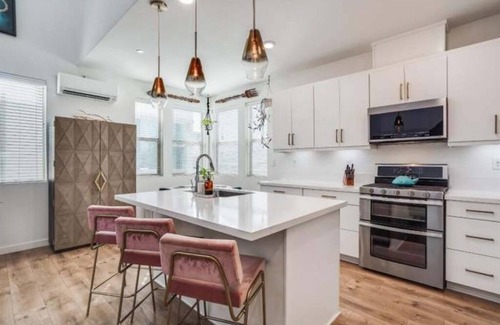 Southwestern Sacramento House | 2 B/2B House-Town Condo with Garage/Gym and Rooftop Outdoor Patio!