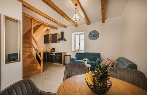 Baderna Villa | 2 BD villa with pool, jacuzzi for up to 4 people